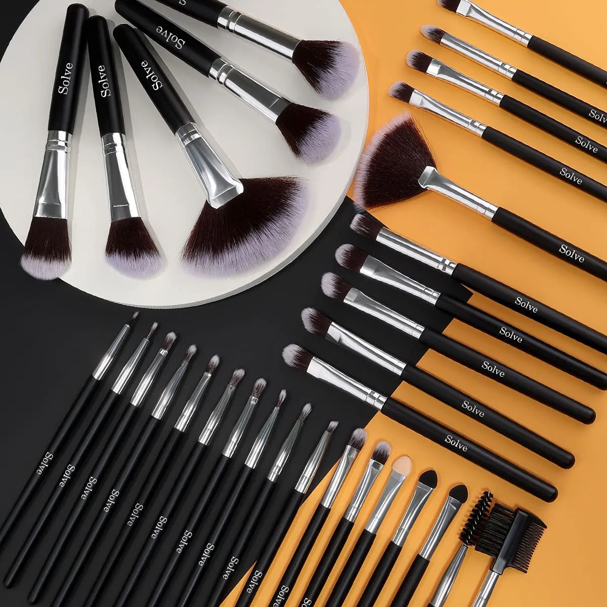 32-Piece Makeup Brush Set with Wooden Handles - Versatile Brushes for Face & Eye Makeup