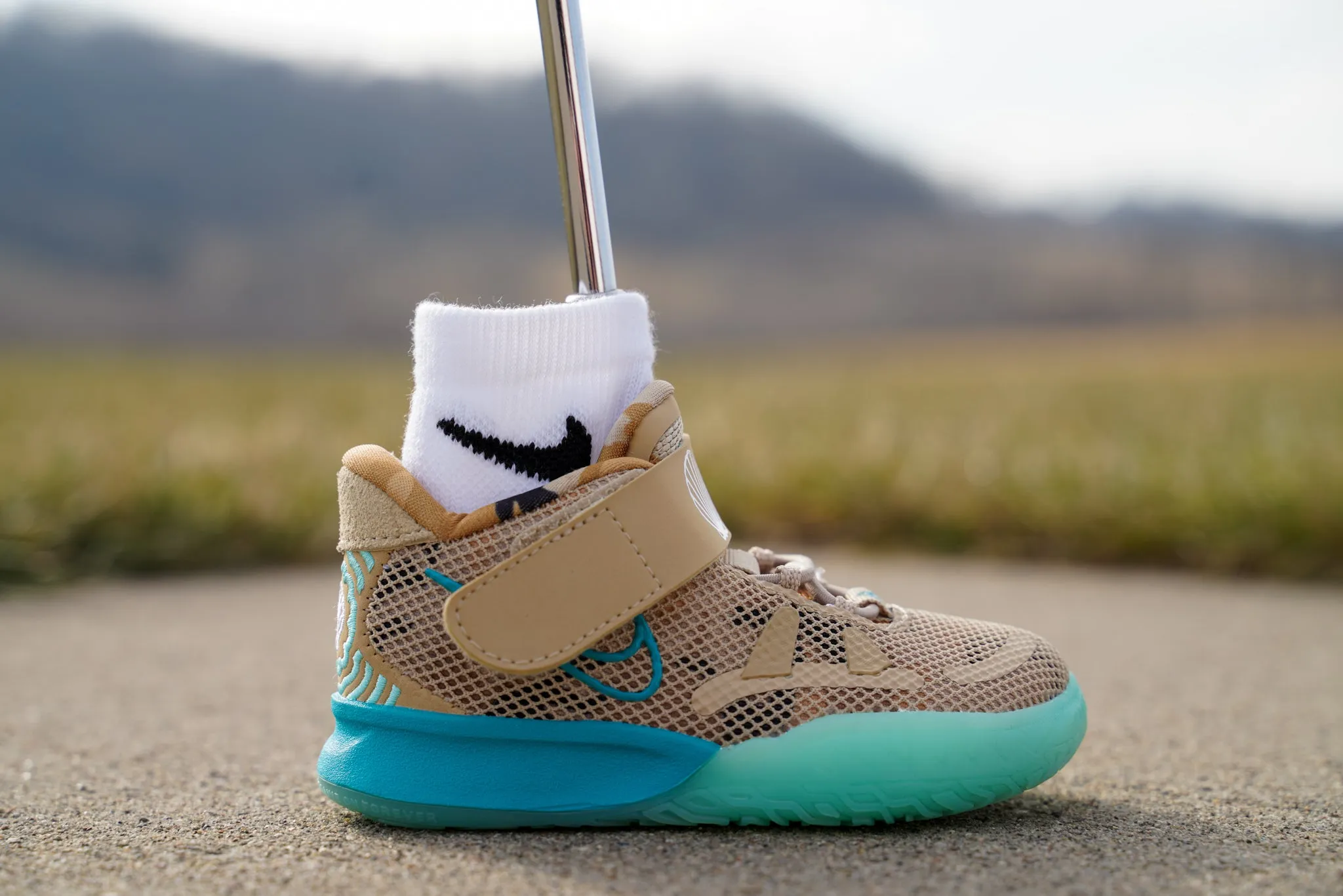 Kyrie 7 [AQUAMARINE] Standing Sneaker Putter Cover