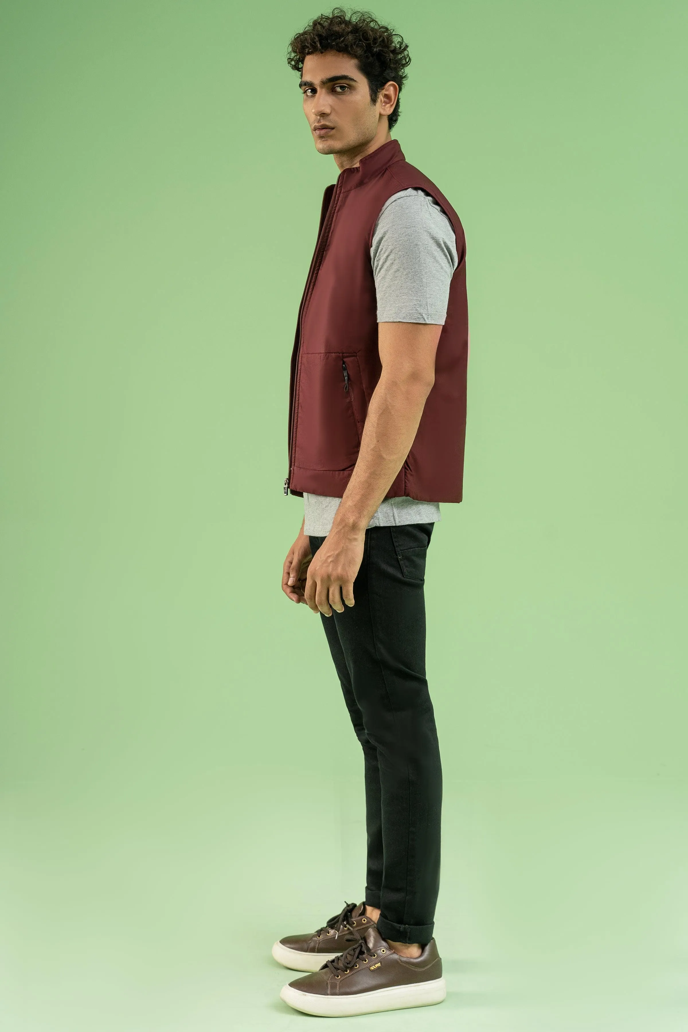 SLEEVELESS WADDED COTTON JACKET MAROON