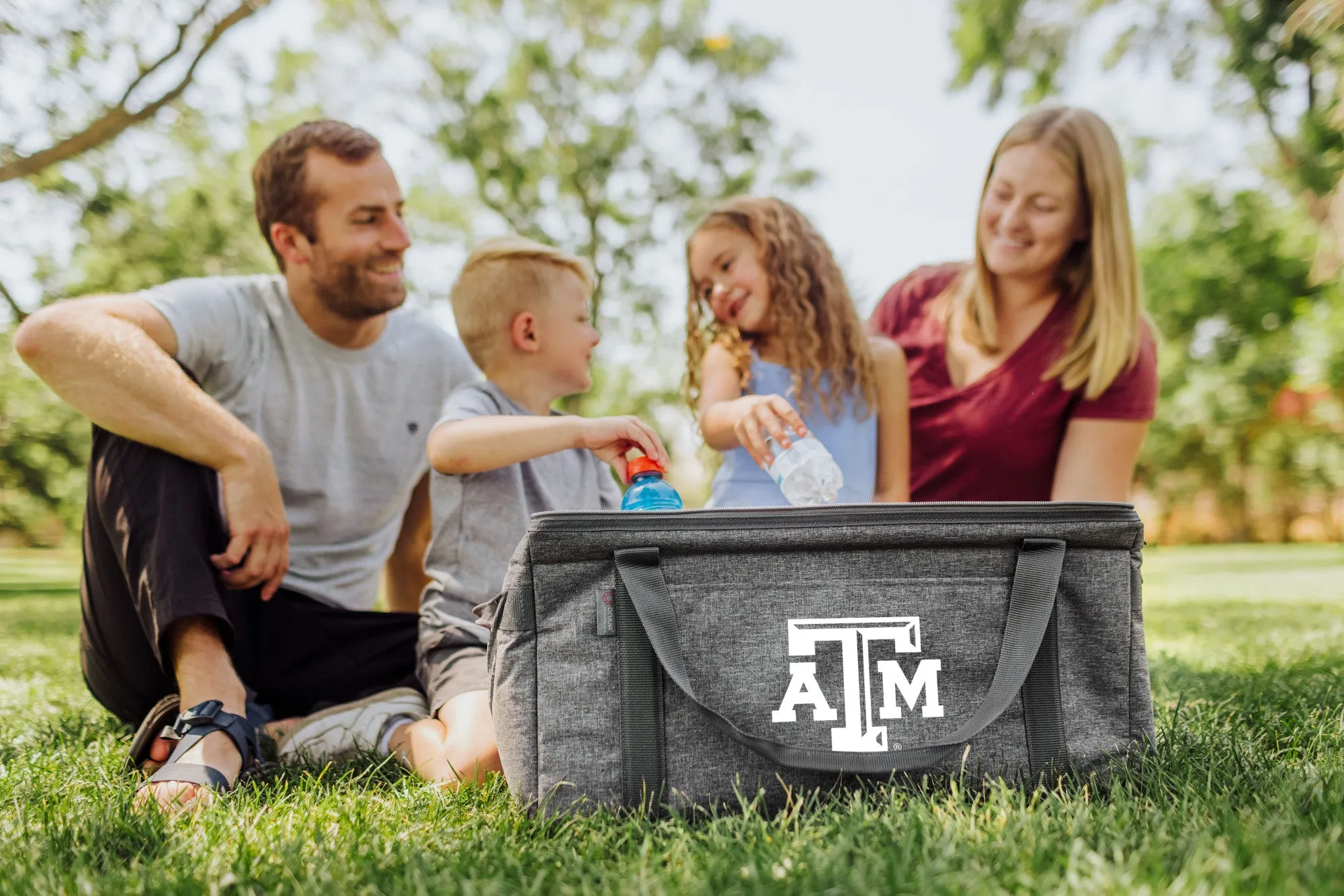 Texas A&M Aggies - 64 Can Collapsible Cooler